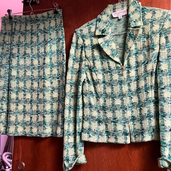 St. John jacket and skirt suit size 10 - Picture 3 of 3